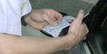 Passkontrolle. (Bild: APA) Passkontrolle. (Bild: APA)