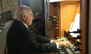 Stefan Kocsis na orgula (slika: ORF)