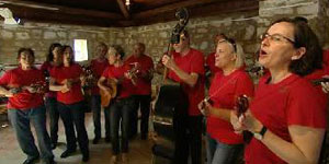 Tamburica Pajngrt pri otvaranju staze Poljnaci. (slika: ORF)